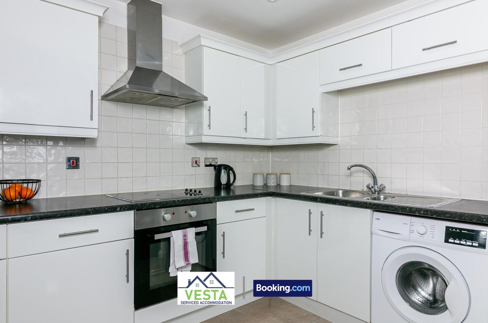 Two Bedrooms Apartment By Vesta Serviced Accommodation & Short Lets Hatfield With Free Wifi Exterior photo