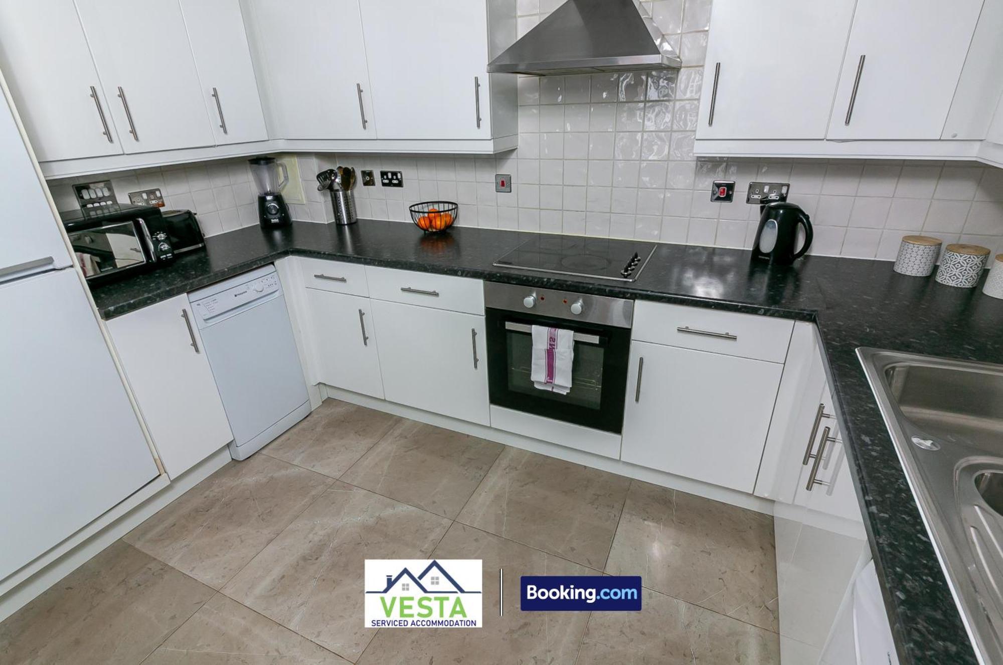 Two Bedrooms Apartment By Vesta Serviced Accommodation & Short Lets Hatfield With Free Wifi Exterior photo